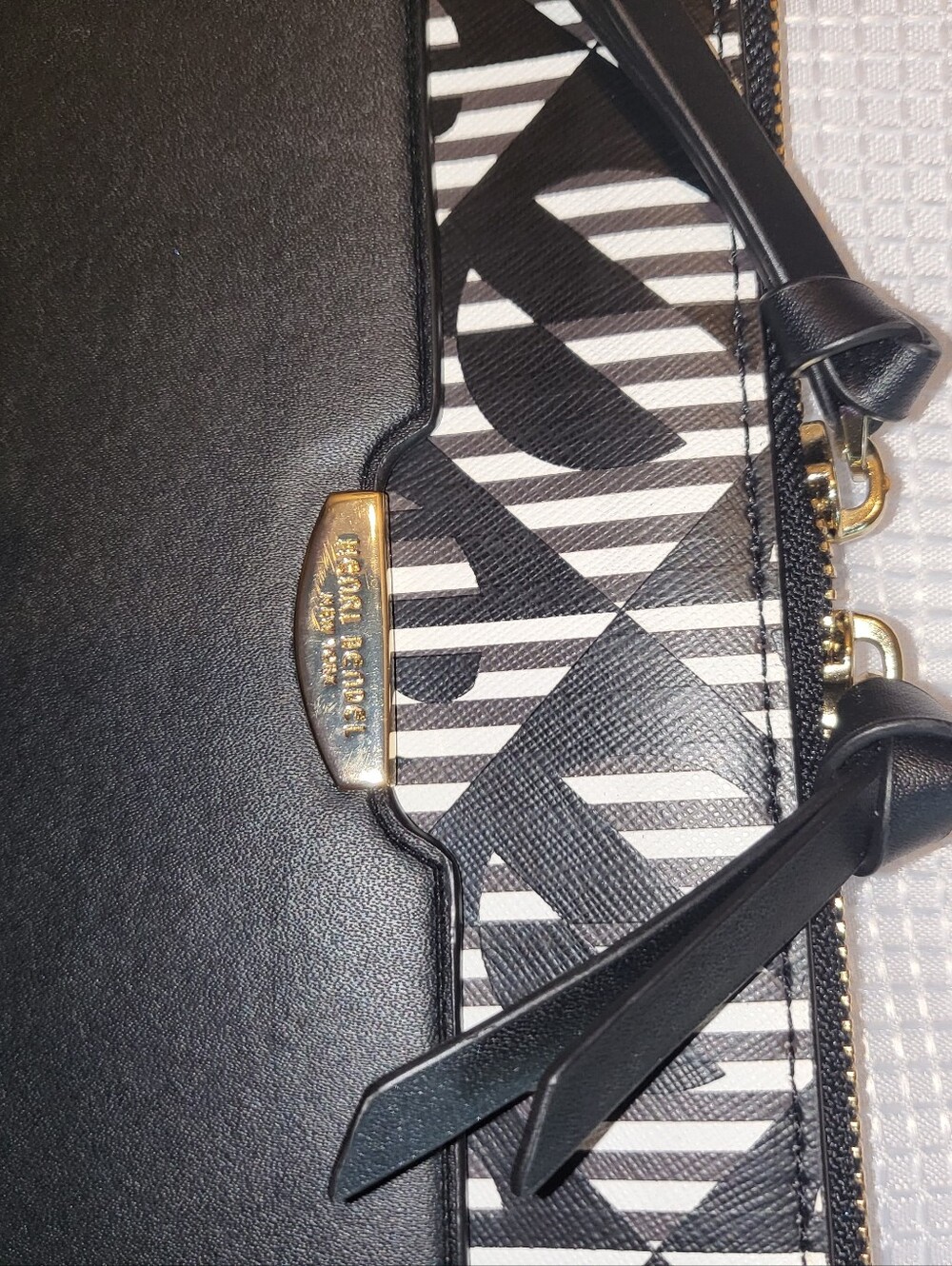 Henri Bedel Monochrome Geometric Large Zip Pouch - Picture 11 of 13